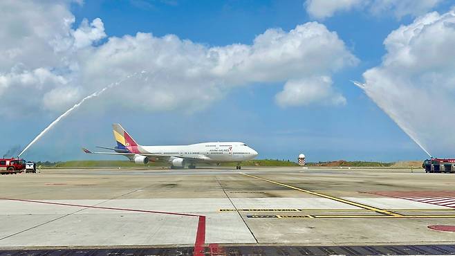 Asiana Airlines' B747 touches down at Taoyuan International Airport in Taiwan on March 25. (Newsis)