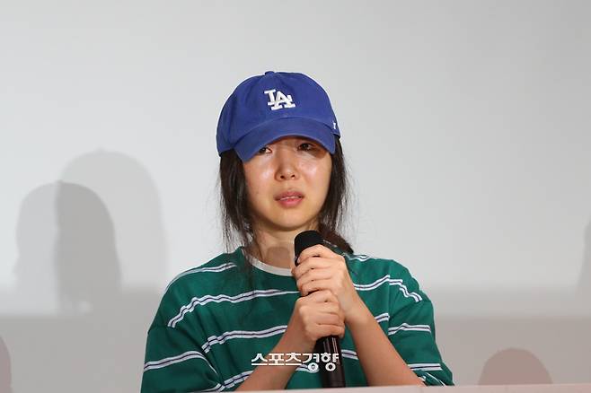 경영권 탈취 의혹을 받고 있는 하이브 산하 레이블 어도어의 민희진 대표가 25일 서울 강남 한국컨퍼런스센터에서 관련 사안에 대해 기자회견을 하고 있다. 2024.4.25 이준헌 기자