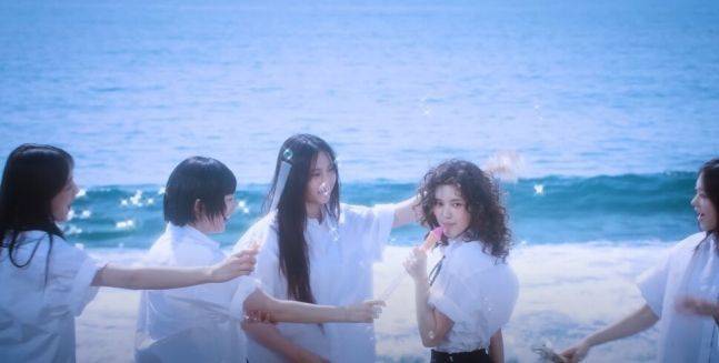 뉴진스 ‘버블검’ 뮤직비디오. [사진출처=유튜브 갈무리]