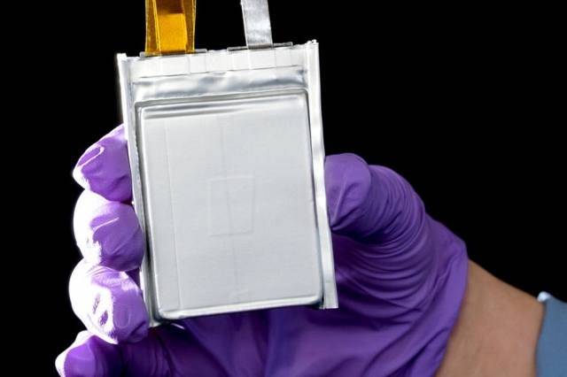 GM이 2021년 공개한 리튬메탈 배터리. GM&nbsp;