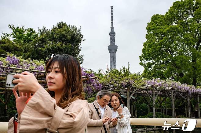 일본 도쿄의 관광객들 ⓒ AFP=뉴스1