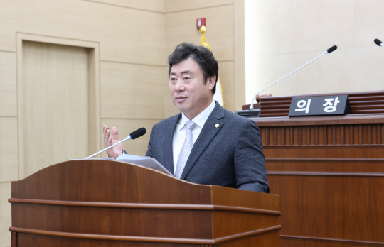 계룡시의회 신동원 의원이 5분 자유발언을 하고 있다. 계룡시의회 제공