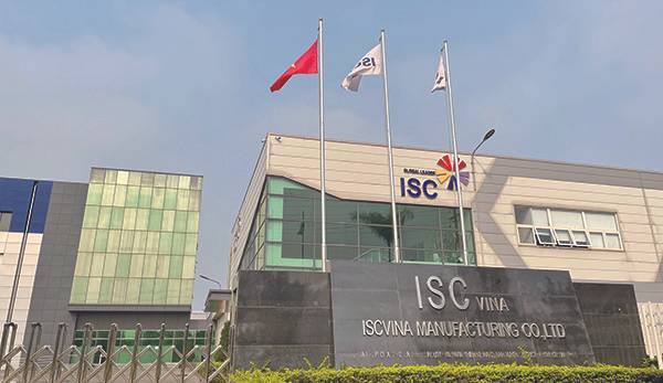 베트남 하노이 빈푹성에 있는 ISC 테스트 소켓 생산 공장. 사진 ISC