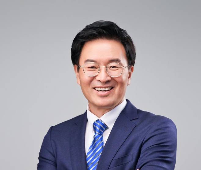 더불어민주당 이재명 대표 정무특별보좌역에 정진욱 전 대변인이 선임됐다.