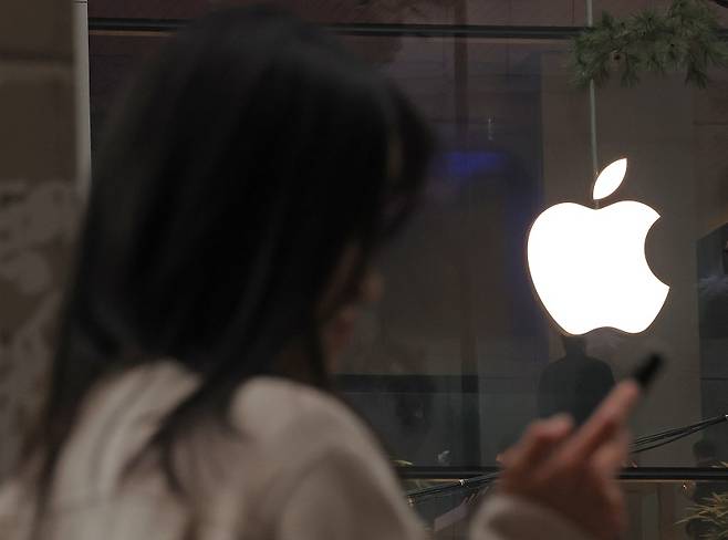 애플은 한국 소비자를 홀대하는 경향이 있다.[사진=연합뉴스]