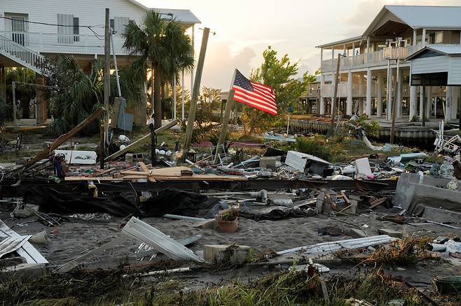 플로리다의 주택들이 허리케인으로 손상된 모습. /로이터