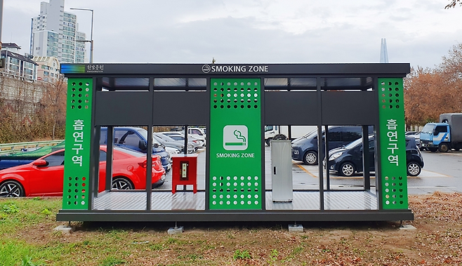 흡연구역. [사진 출처 = 연합뉴스]