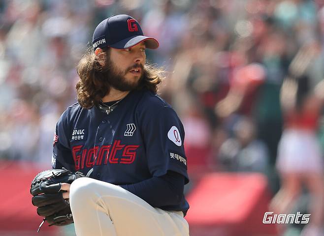 ▲ 롯데 외국인투수 애런 윌커슨은 지난 해의 투구를 재현하지 못하고 있다. ⓒ롯데 자이언츠