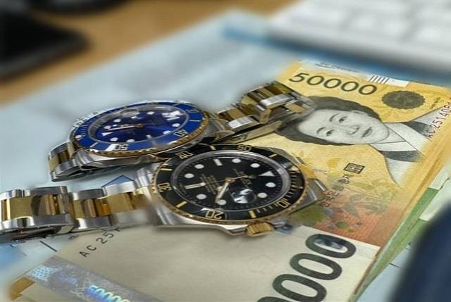 명품 시계와 현금. 관악경찰서 제공