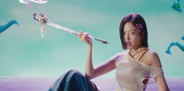 아이브 신곡 '해야' 뮤직비디오. [스타쉽엔터테인먼트 유튜브 채널]