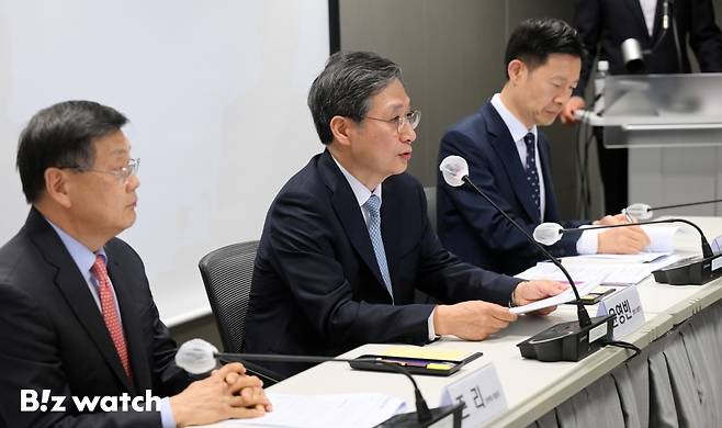 윤영빈 우주항공청장 내정자가 2일 오후 서울 종로구 디지털플랫폼정부위원회 대회의실에서 열린 과기정통부 출입기자단 차담회에서 인사말을 하고 있다./사진=이명근 기자 qwe123@