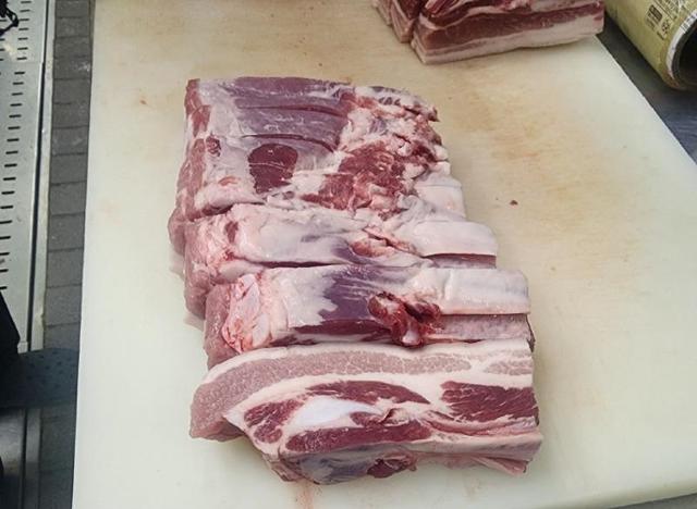 제주에서 고깃집을 운영하는 A씨가 자신의 가게에서 취급하는 고기 사진을 공개했다. 보배드림 캡처