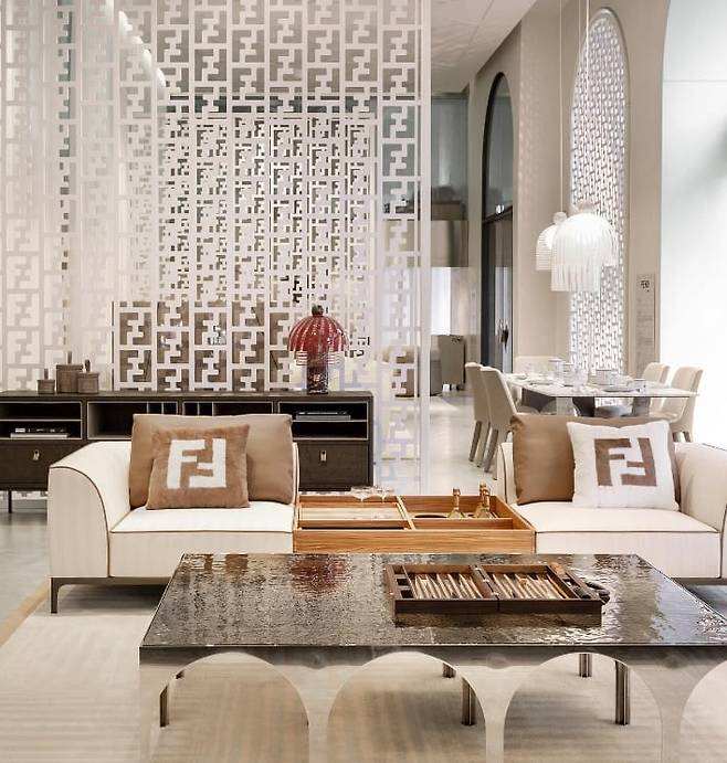 해당 오피스텔 및 아파트의 가구 및 식기 등은 모두 펜디 제품으로 채워진다. 사진=펜디 인스타그램