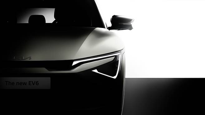 기아가 EV6 출시 3년 만에 선보이는 상품성 개선 모델 ‘더 뉴 EV6’의 티저 이미지. 기아 제공