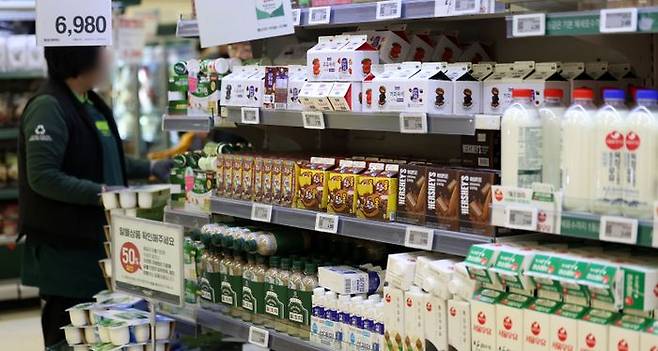 서울 소재 유통매장에서 우유를 원료로 하는 각종 유제품이 판매되고 있다.ⓒ뉴시스