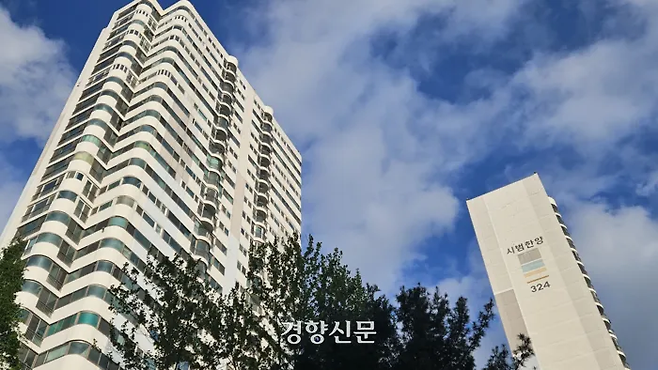 인근 3개 단지와 함께 통합 재건축을 추진하고 있는 경기도 성남시 분당구 서현동의 시범한 양아파트 전경. 심윤지 기자