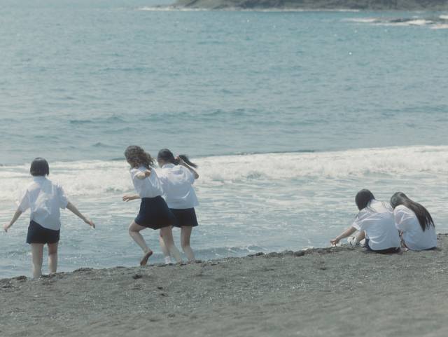 뉴진스 신곡 ‘버블 검’ 뮤직비디오 / 사진=어도어