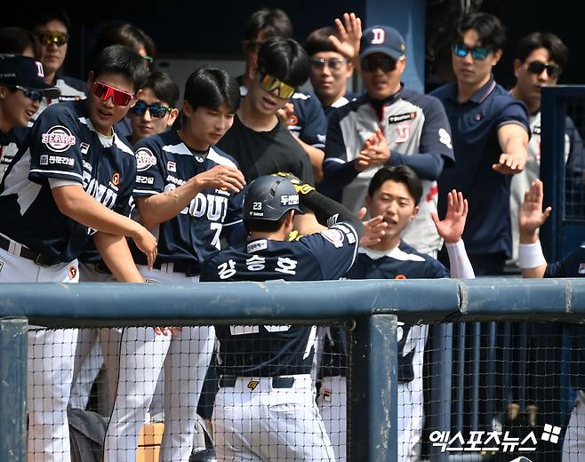 강승호는 4일 잠실구장에서 열린 '2024 신한 SOL Bank KBO 리그' LG와 주말 3연전 두 번째 맞대결에서 3번타자 2루수로 선발 출전. 1회초 상대 선발 손주영을 상대로 결승포를 쳐 팀 승리에 힘을 보탰다. 잠실, 김한준 기자