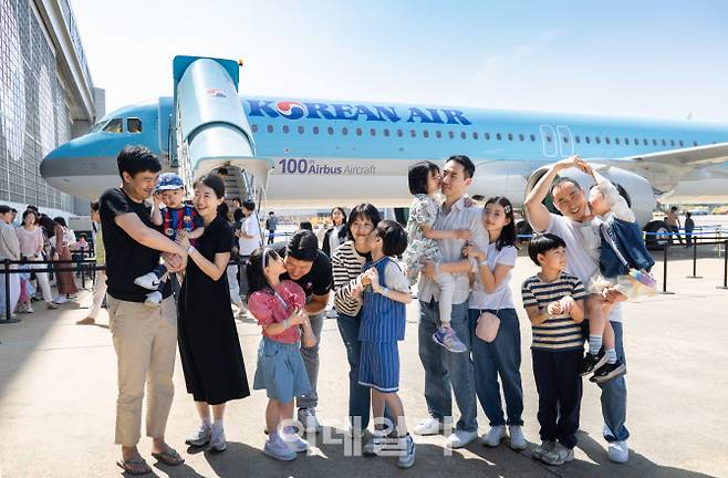 대한항공은 5월 가정의 달을 맞아 4일부터 6일까지 사흘간 서울 강서구 본사 격납고를 임직원 및 가족들에게 개방하는 ‘패밀리데이(Family Day)’ 행사를 개최한다.(사진=대한항공)