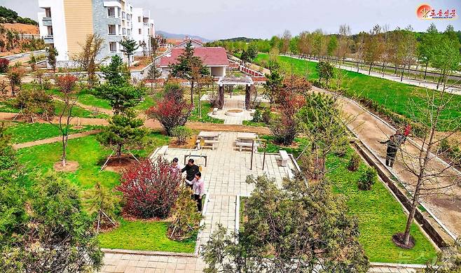 (평양 노동신문=뉴스1) = 북한 새 농촌마을 풍경. [국내에서만 사용가능. 재배포 금지. DB 금지. For Use Only in the Republic of Korea. Redistribution Prohibited] rodongphoto@news1.kr