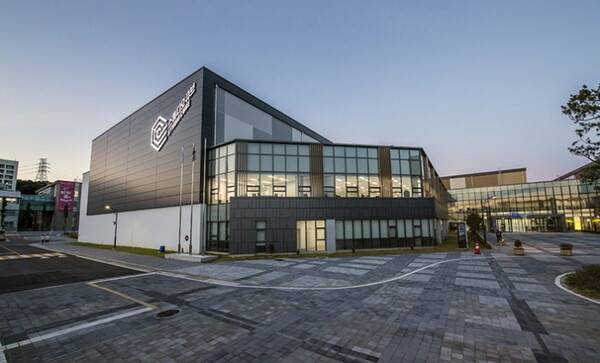 스튜디오 큐브.&nbsp;