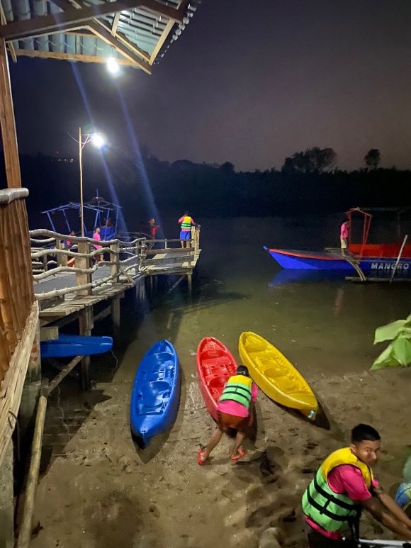아바탄강 반딧불이 투어는  오후 6시부터 시작해 대략 40분 정도 걸린다.
