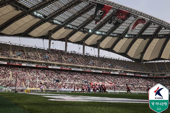관중 5만2600명이 찾은 서울월드컵경기장의 모습. /사진=한국프로축구연맹 제공