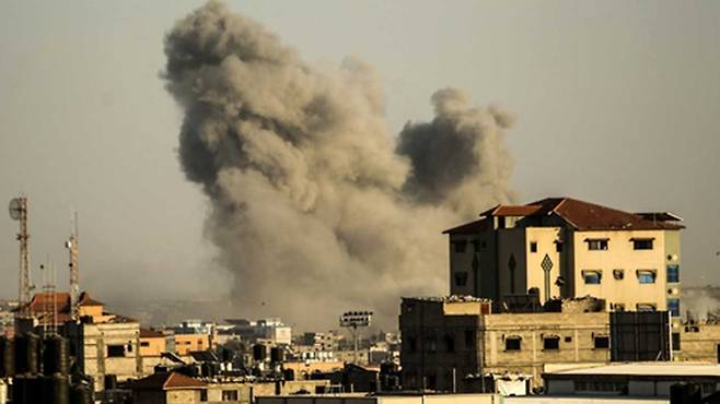 이스라엘군 공습 받은 가자지구 최남단 라파 [자료사진: 연합뉴스]