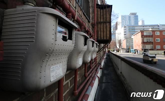 서울 시내 한 주택가에 설치된 가스 계량기. 2023.1.25/뉴스1 ⓒ News1 김진환 기자