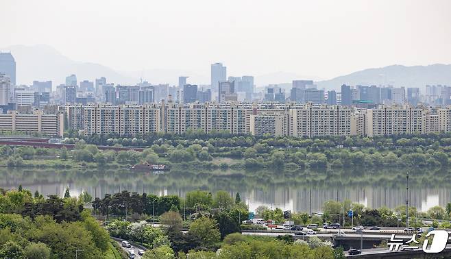 서울 강남구 압구정동 아파트 단지들. 2024.4.26/뉴스1 ⓒ News1 이재명 기자