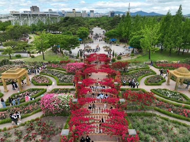 한밭수목원에서 10일부터 '2024년 한밭수목원 꽃축제'가 열린다. / 대전시