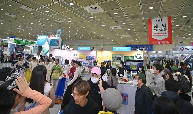 서울국제관광전에는 한국문화 외국문화가 상생한다.