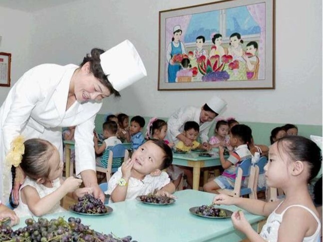북한 유치원의 어린이들. 조선이 오늘 갈무리