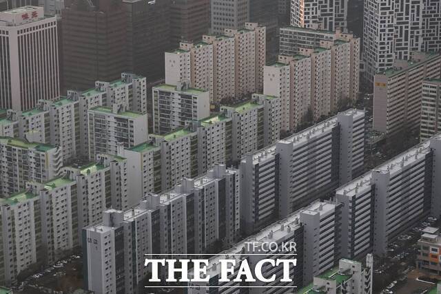 올해 1분기 서울 아파트 거래량 중 6억원 미만 거래 비중이 역대 최저치를, 15억원 이상 아파트는 역대 최대 거래 비중을 기록했다. /더팩트 DB