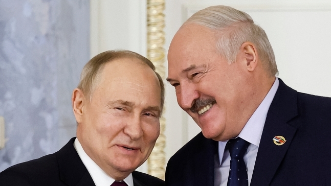 푸틴 러시아 대통령(왼쪽)과 루카셴코 벨라루스 대통령. AP연합뉴스