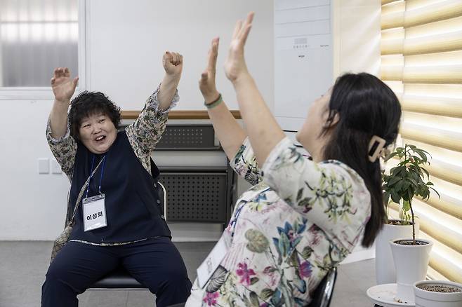 뮤지컬 연습실에서 발성 연습을 하는 이성희씨. ⓒ시사IN 박미소