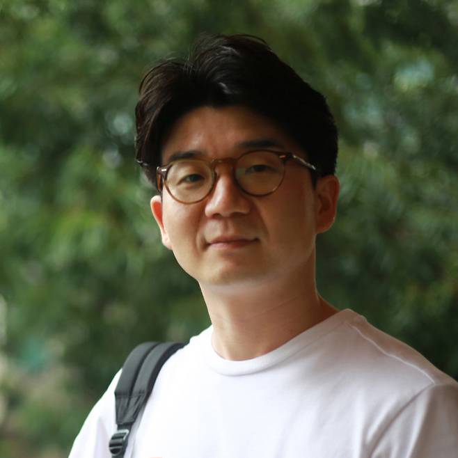 <두 사람의 인터내셔널>의 김기태 작가. 문학동네 제공