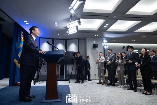 ▲ 윤석열 대통령이 5월9일 용산 대통령실에서 '윤석열정부 2년 국민보고 및 기자회견'을 가졌다. 사진=대통령실 홈페이지