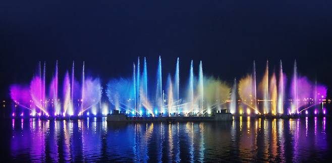 전남 목포시 대표 야간관광 콘텐츠 ‘해상W쇼’ (사진=목포시)