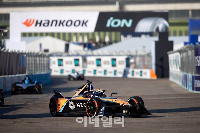 한국타이어가 오피셜 스폰서로 활동하는 포뮬러 E 시즌10의 ‘2024 베를린 E-PRIX’ 경기가 오는 11일과 12일(현지시간) 양일간 독일에서 개최한다.(사진=한국타이어)