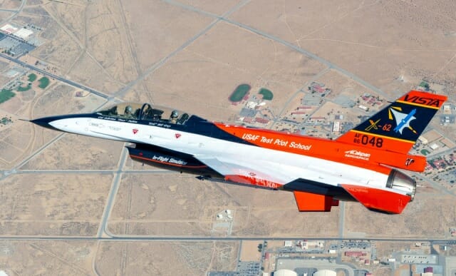 AI가 조종하는 F-16 전투기 ‘비스타’의 모습 (사진=록히드마틴)