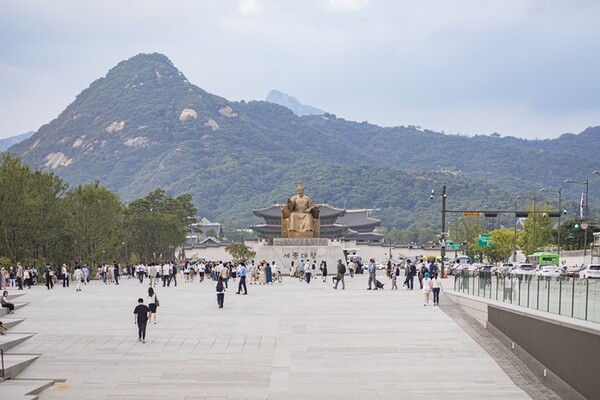 광화문광장 전경. [사진 = 서울관광재단]