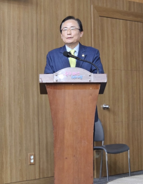 ‘제4회 신기술·특허 소개의 장’에서 김형재 시의원이 인사말을 전하고 있다