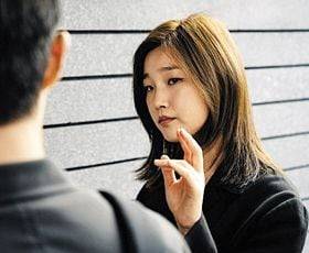 영화 ‘기생충’에서 기정(박소담)이 부잣집에 미국 유학파 출신 과외선생으로 위장해 침투하면서, ‘독도는 우리땅’을 개사한 ‘제시카 송’을 부르는 장면. 원곡이 세계적으로 회자되는 계기가 됐다. 봉준호 감독은 박문영 작곡가를 미리 만나 이 곡을 영화에 삽입한다는 사실을 알려주며 저작권료를 지불했다고 한다. /CJ ENM