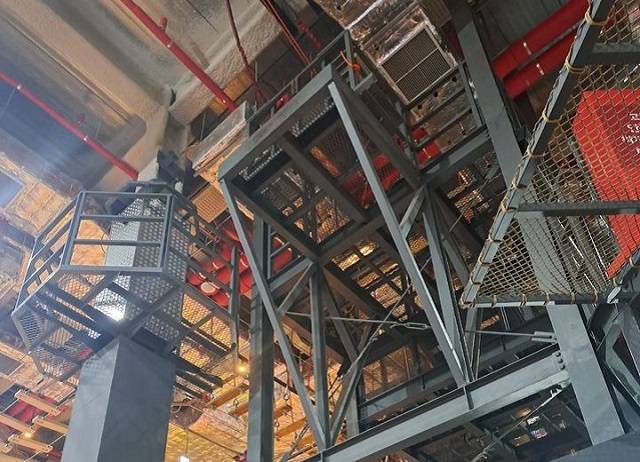 경기도 안성 스타필드 '스몹'에서 실내 번지점프를 체험하던 60대 여성이 추락 사망한 사고 현장. 경기도소방재난본부 제공