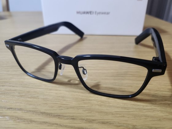 화웨이의 아이웨어. 얼핏 보면 일반 안경과 큰 차이가 없어 보인다. 박해리 기자