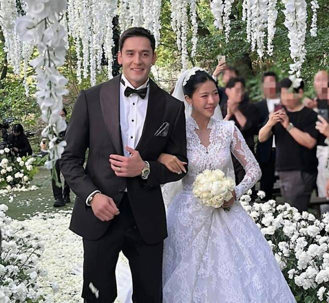 모델 겸 배우 줄리엔 강과 운동 유튜버 제이제이가 지난 10일 결혼식을 올렸다. /사진=줄리엔강 인스타그램