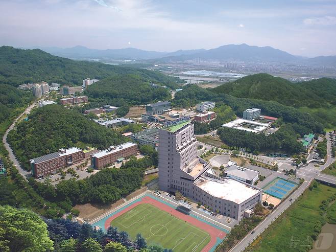 13일 한국교통대학교는 충북대와의 유사·중복학과 검토 용역을 추진한다고 밝혔다. 사진은 교통대 충주캠퍼스 전경.(교통대 제공)2024.5.13/뉴스1