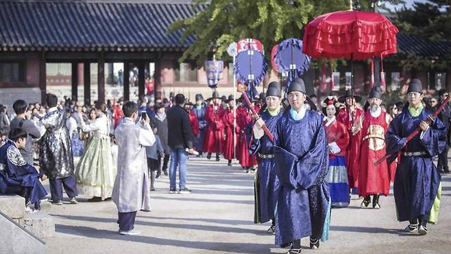 경복궁에서 열린 '왕가의 산책' 모습 [사진제공:문화재청]