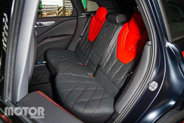 BMW XM 레이블 레드 사진 모터매거진 최재혁 기자